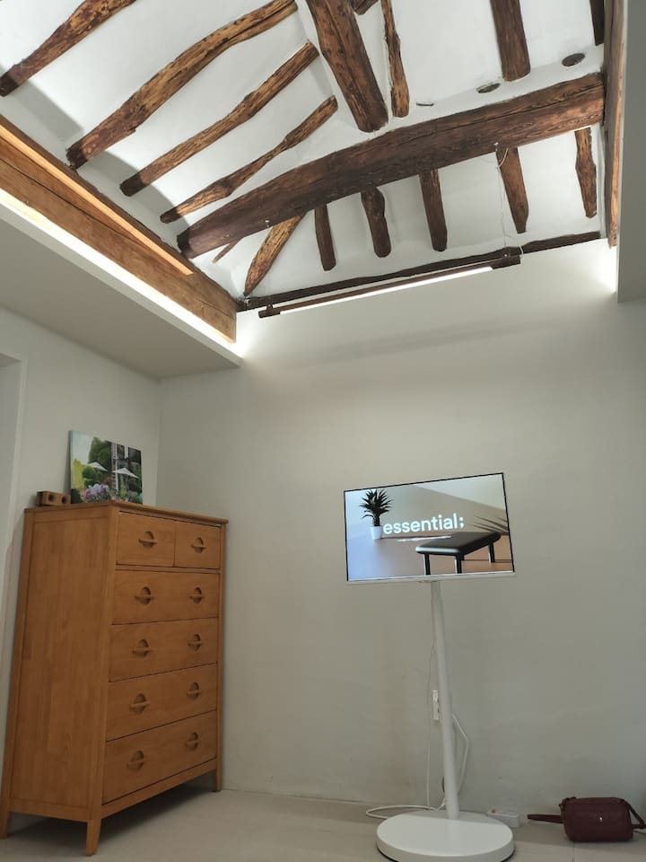 스마트 모니터 32인치 삼성전자 삼텐바이미 
(YouTube Premium, Coupang Play. etc)